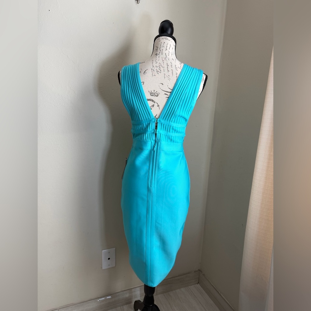 VENUS Turquoise Deep-V Backless Ribbed Sheath Dress - Picture 4 of 13